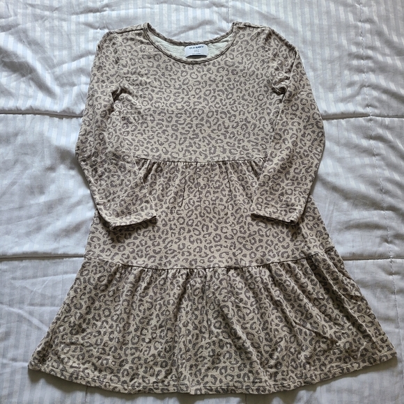 Old Navy Girl's Cozy Grey Leopard Animal Print Plush-Knit Tiered Dress - Picture 8 of 15